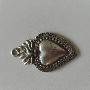 Vintage-Inspired Silver Heart Necklace